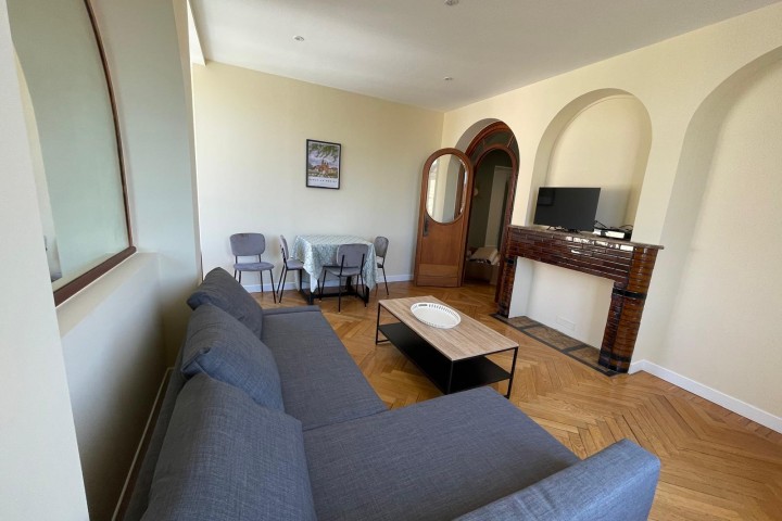 © E. De Loynes - Appartement Jésus sauve