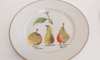 Atelier décor sur assiette à dessert ancienne
