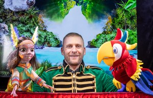 Guignol Rhône Alpes et Rio le majestueux perroquet 