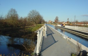 Pont-canal sur la Bourbince