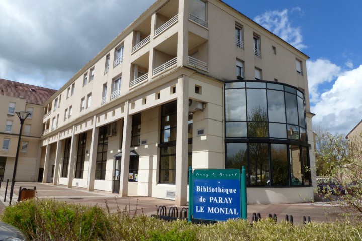 © bibliothèque de Paray le Monial